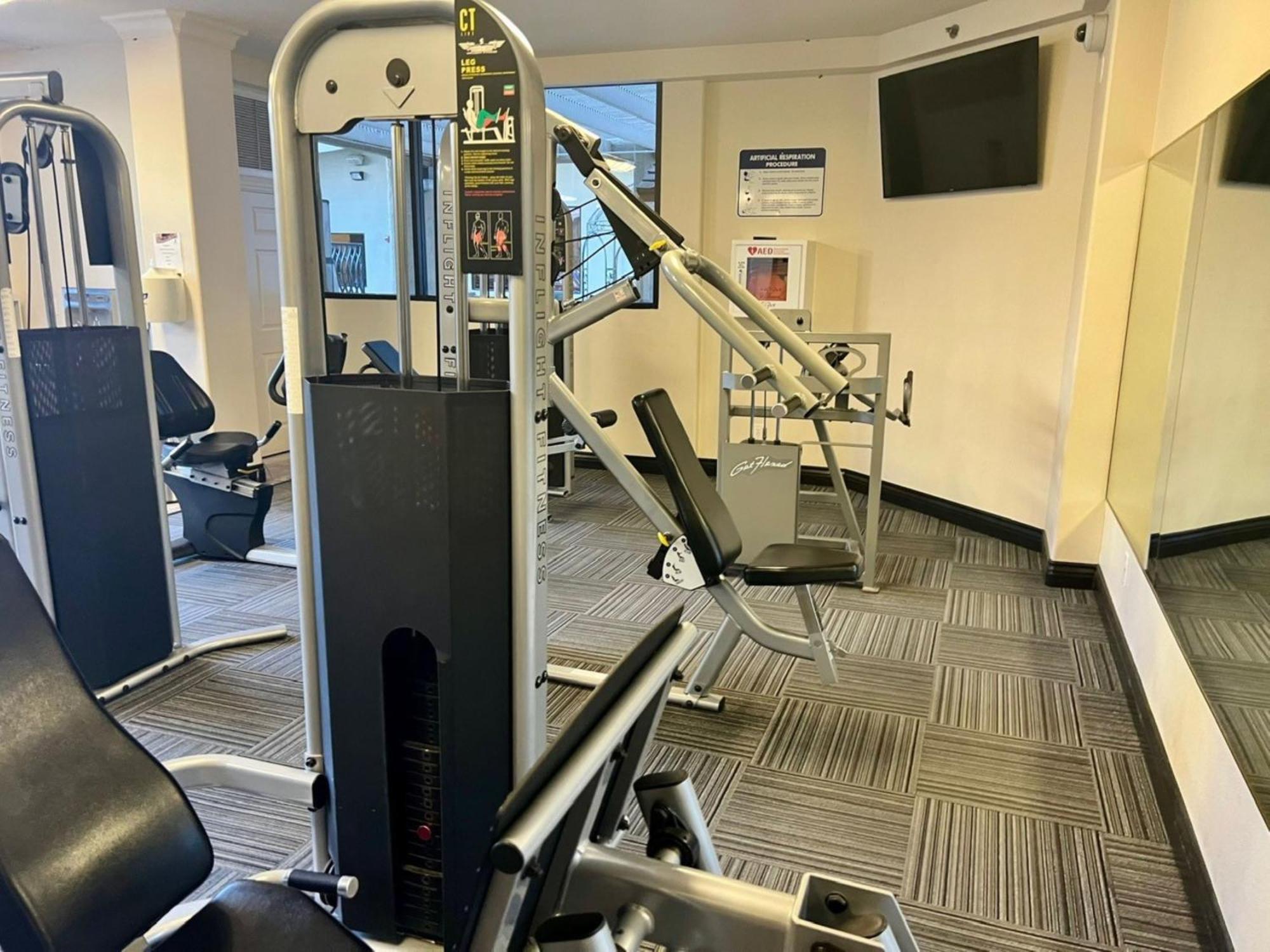 Aparthotel Getaways At The Jockey Club