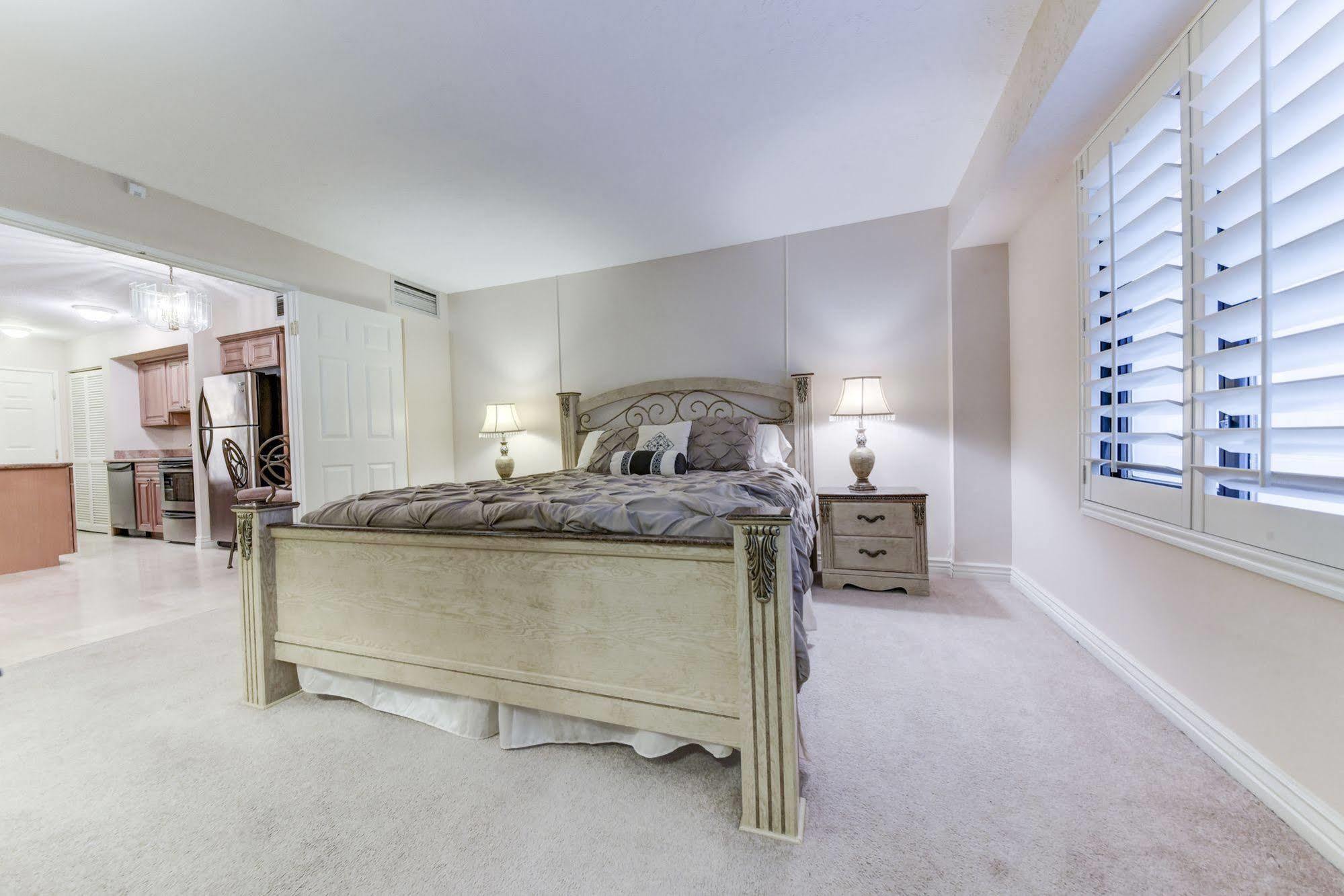 Aparthotel Getaways At The Jockey Club