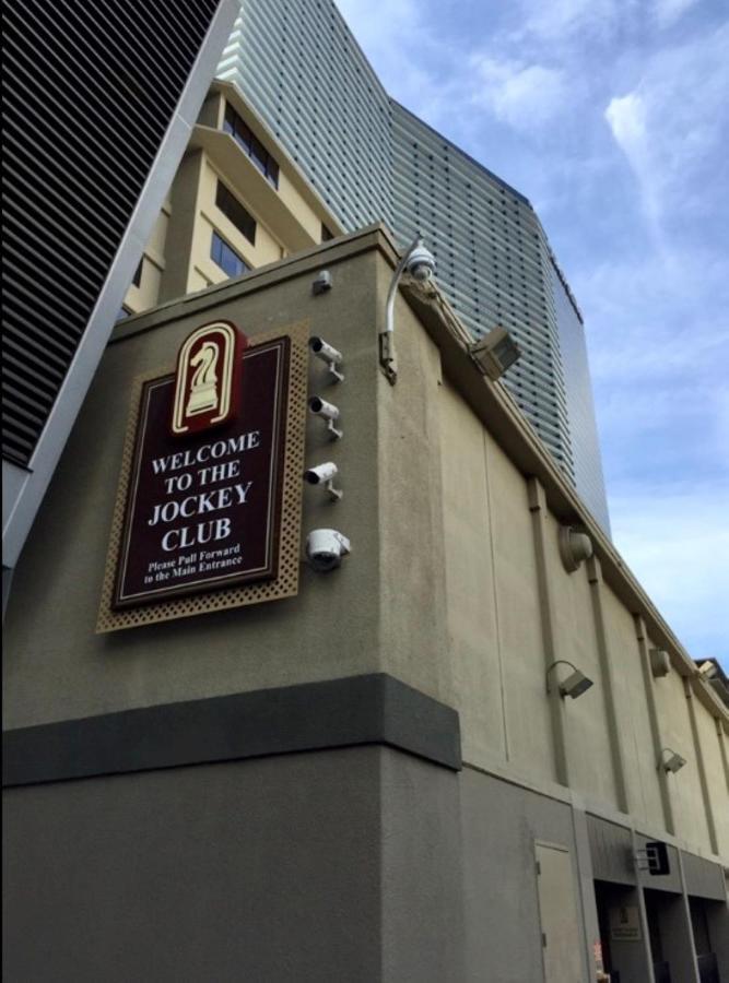 Aparthotel Getaways At The Jockey Club